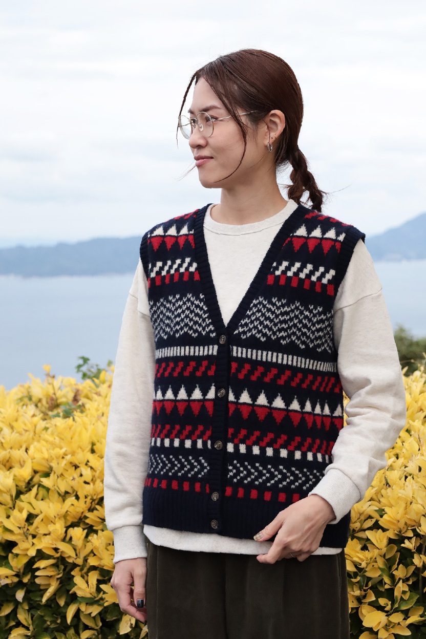ウールジャガードVネックベスト