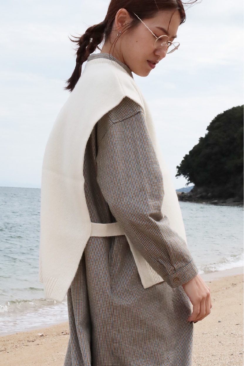 オーガニックウールスリットベスト