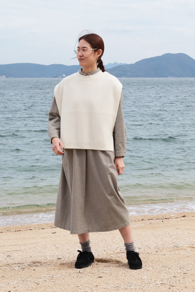 オーガニックウールスリットベスト