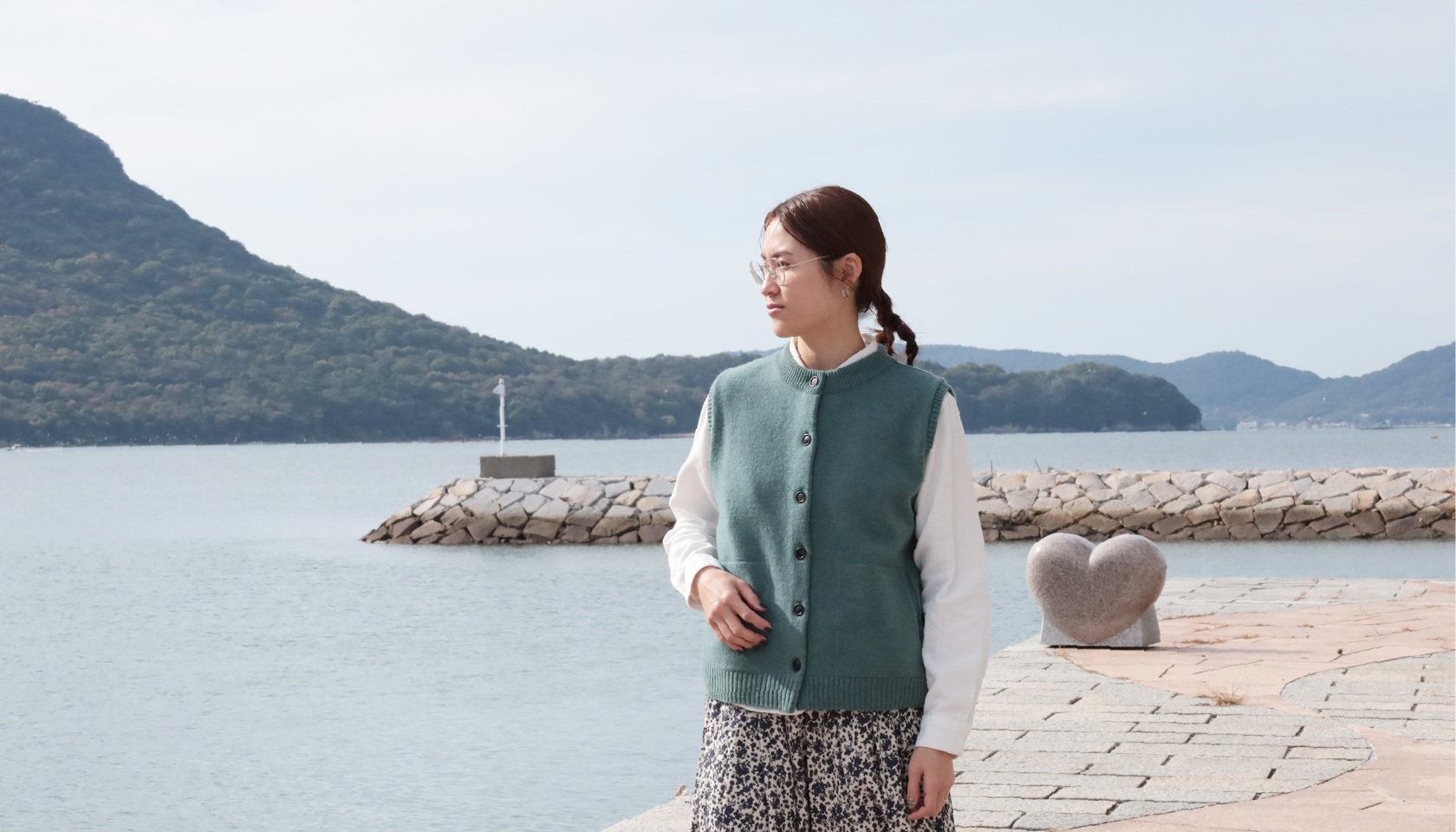 ウールニット前あきクルーネックポケット付きベスト