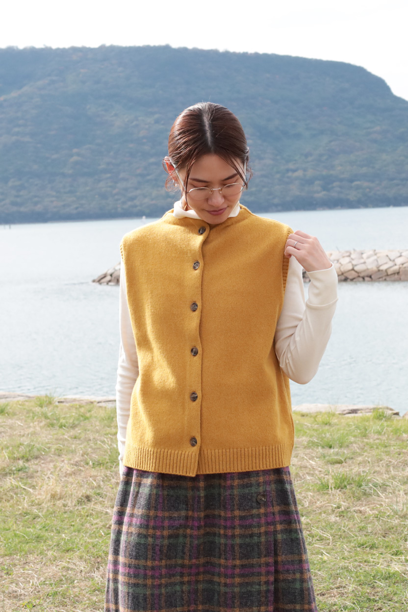 ウールニット前あきベスト