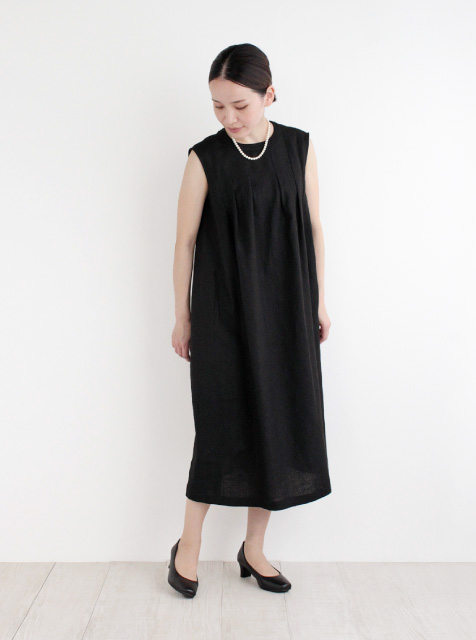 リトアニアリネンタックノースリーブワンピース