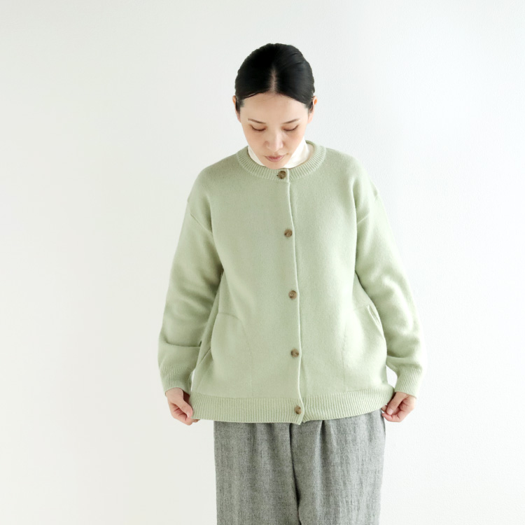 ライトグリーン