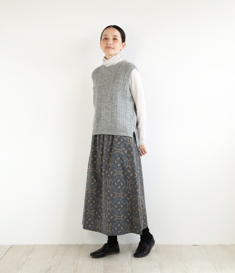 シャツ、パンツとのコーデ