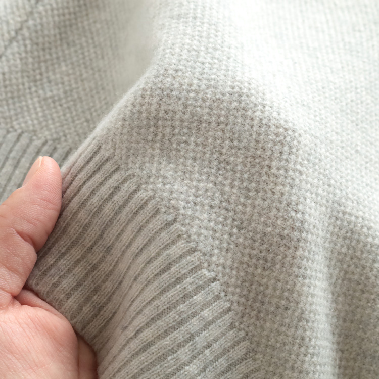 生地アップ 手に持ったところ