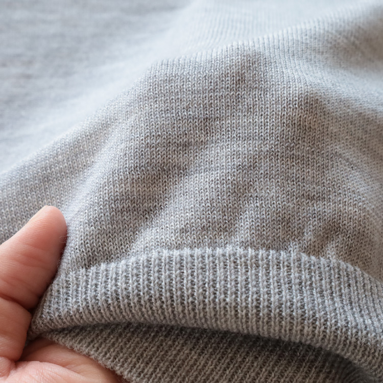 生地アップ 手で持ったところ