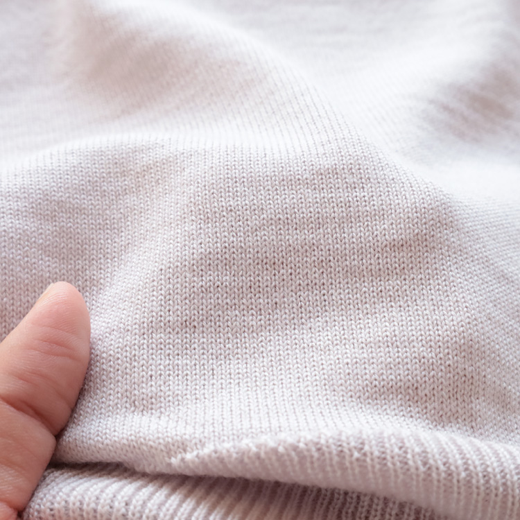 生地アップ 手で持ったところ