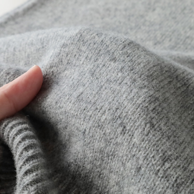 生地アップ 手に持ったところ