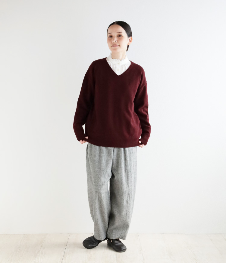 フリルブラウスとのコーデ　全身