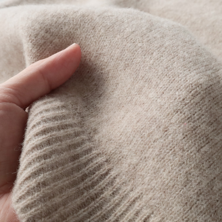 生地アップ 手に持ったところ