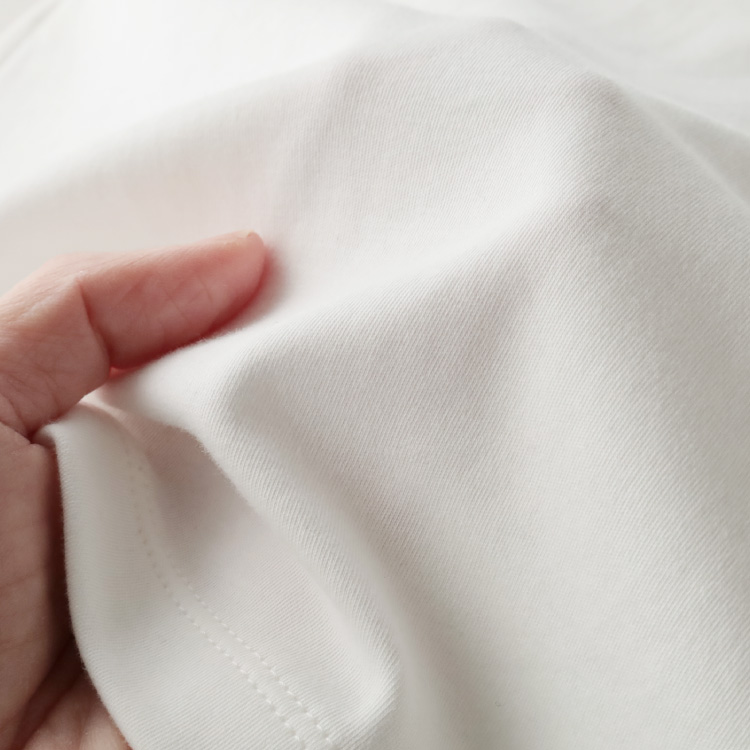 生地アップ 手に持ったところ