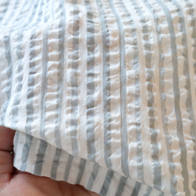 生地アップ 手で持ったところ