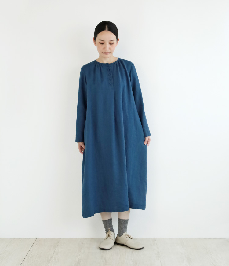nofl】リトアニアリネンノーカラーギャザーワンピース（2025AW