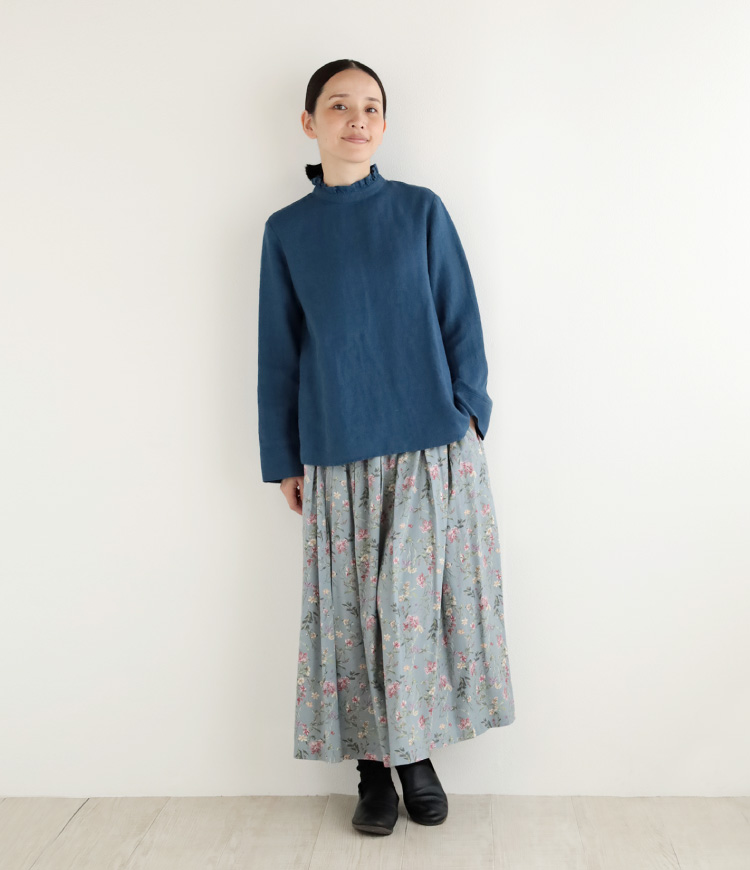 柄スカートとのコーデ