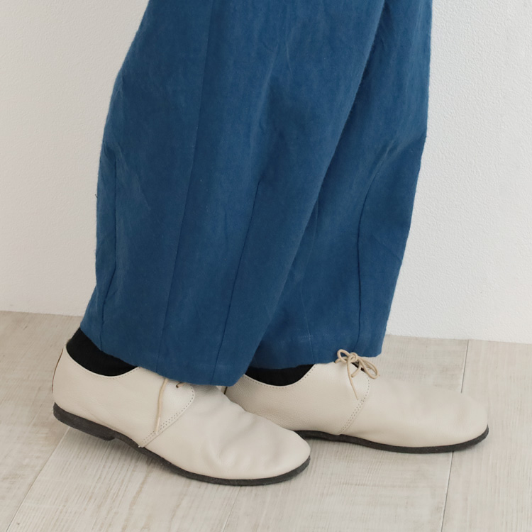 裾のシルエット