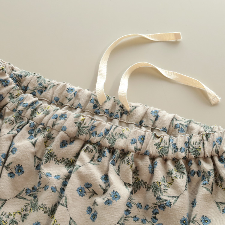 ウエスト内側　サイズ調整可能