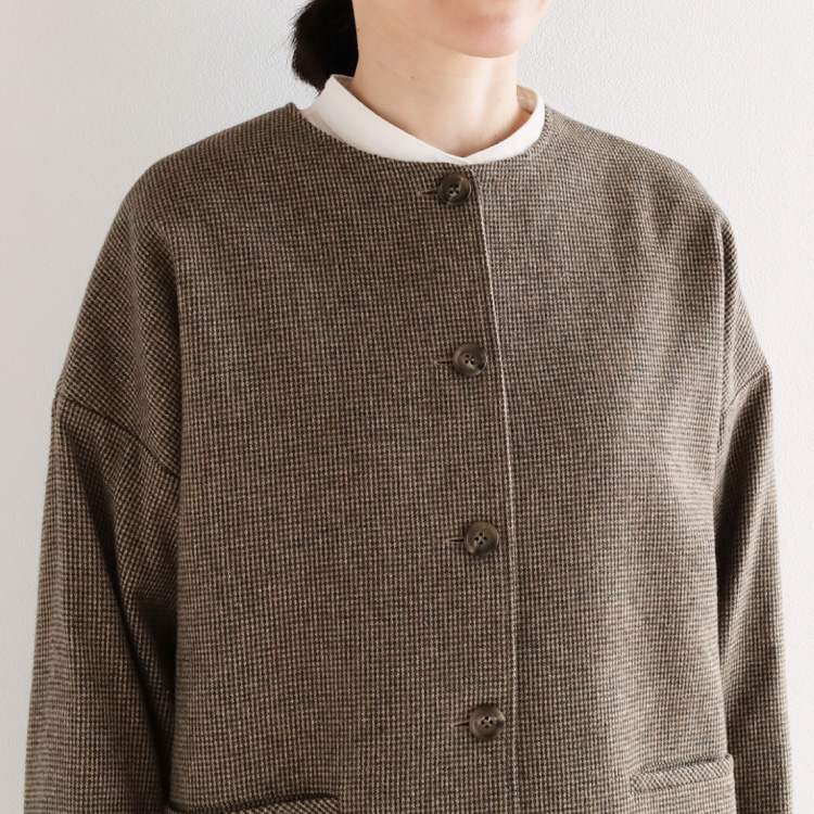 襟元　フロント