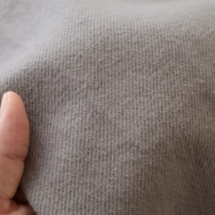 生地アップ 手に持ったところ