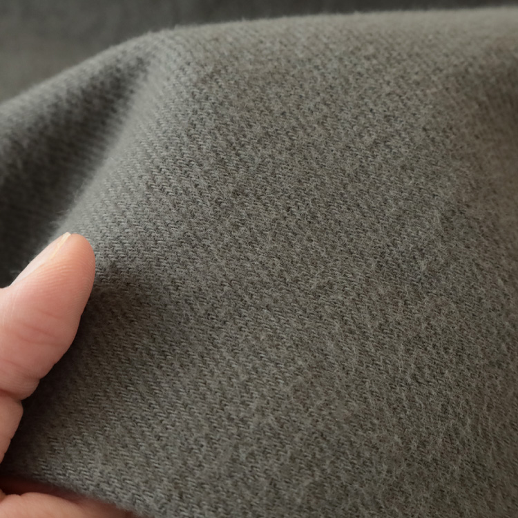 生地アップ 手に持ったところ