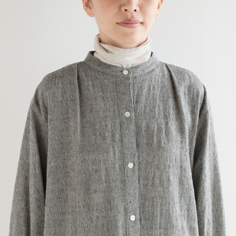 襟元　バンドカラー