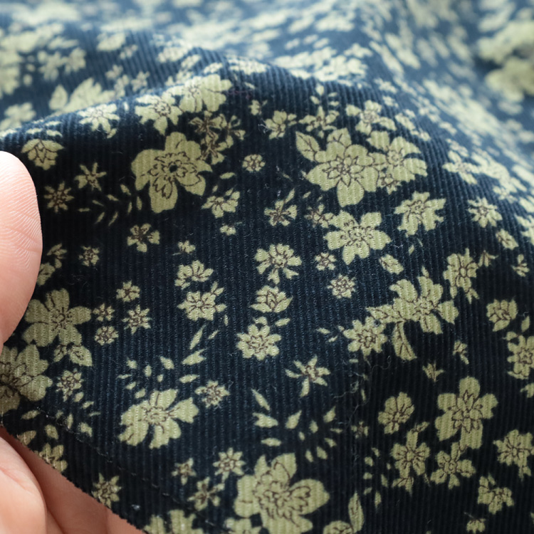 生地アップ 手で持ったところ