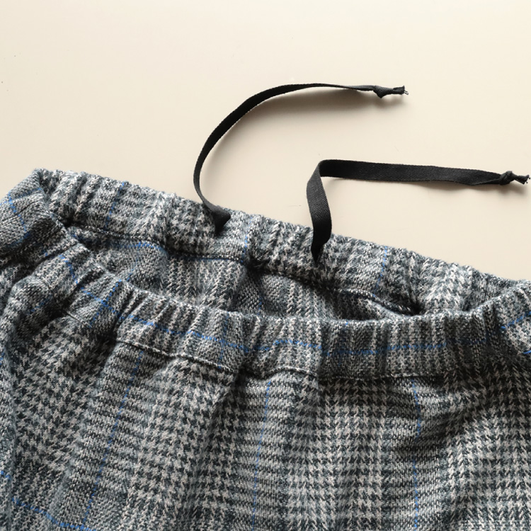 ウエストは総ゴム