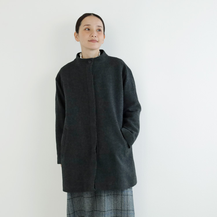 チャコールグレー