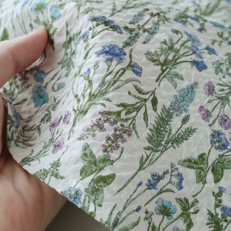 生地アップ 手で持ったところ