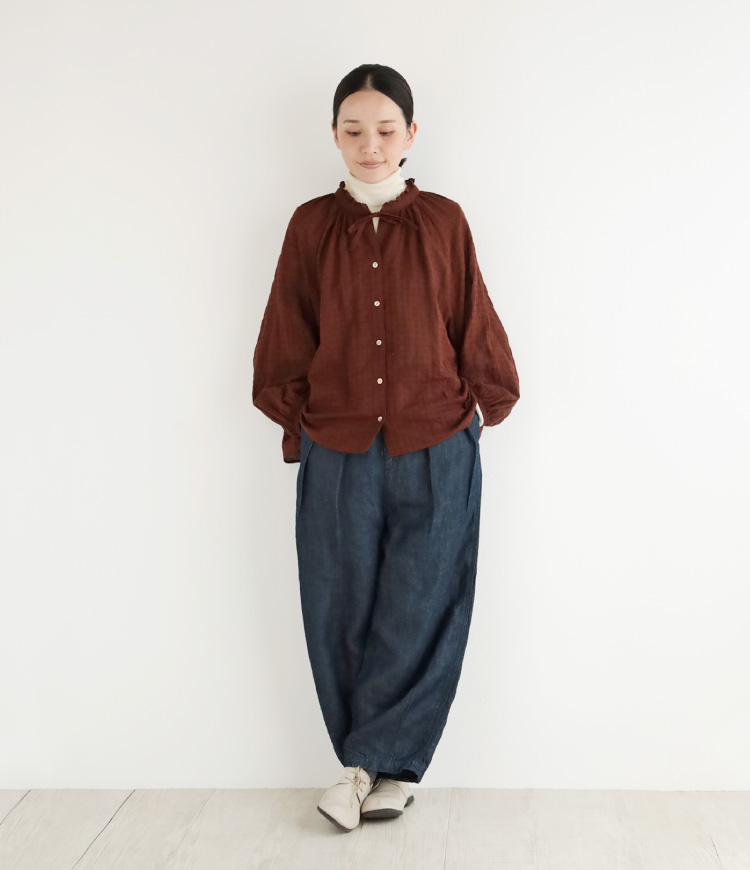 ブラウスとのコーデ