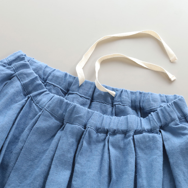 ウエストは総ゴム仕様