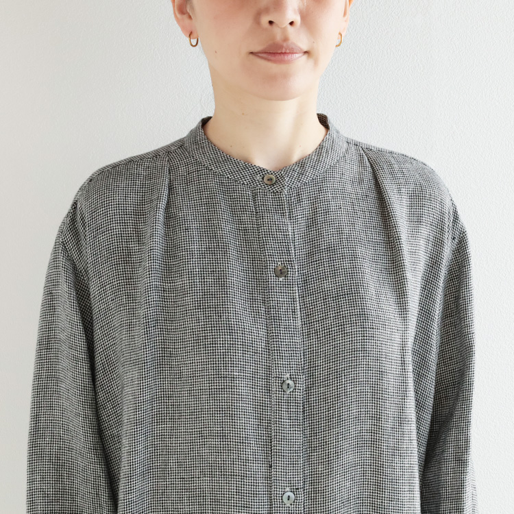 襟元 バンドカラー