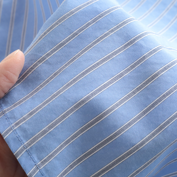 生地アップ 手で持ったところ