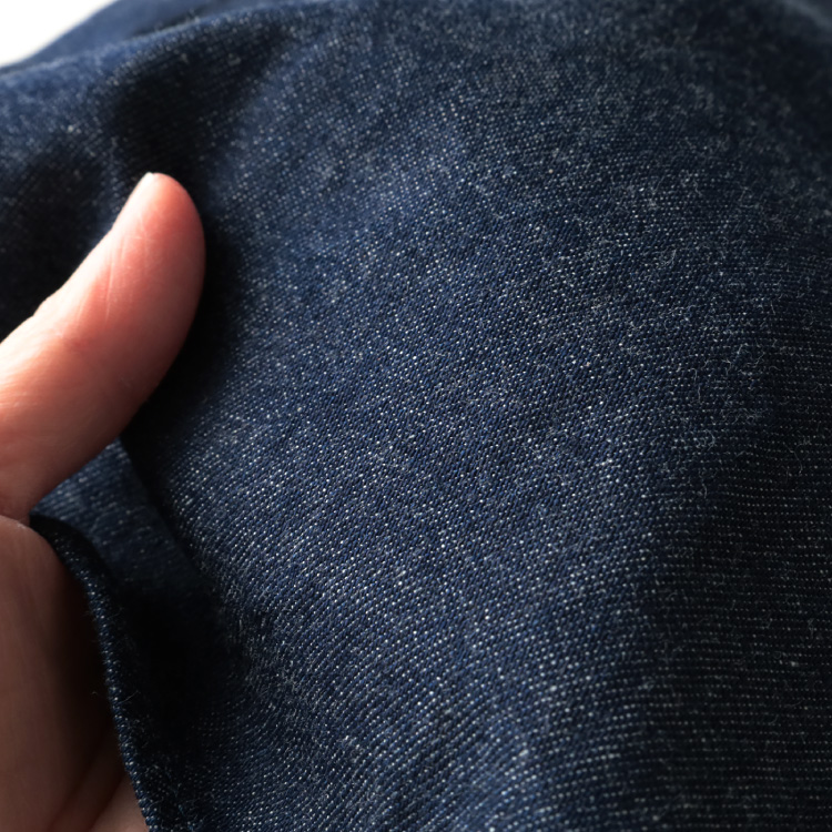 生地アップ 手に持ったところ