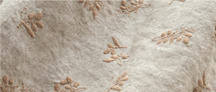 ベージュ生地アップ