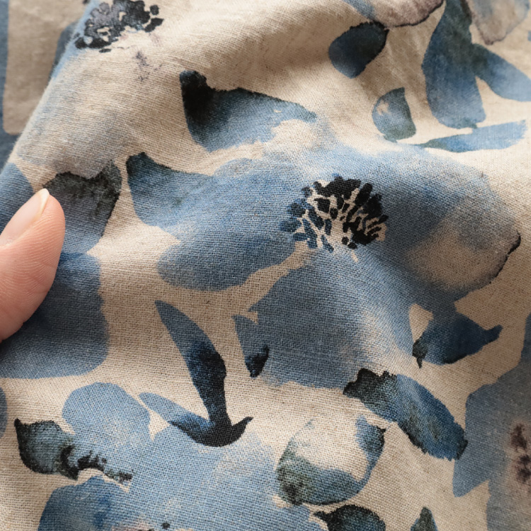 生地アップ 手で持ったところ