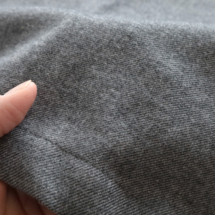 生地アップ 手で持ったところ