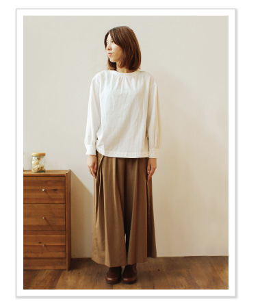 douxbleu サキソニーストレッチワイドパンツ コーデ
ィネイト01