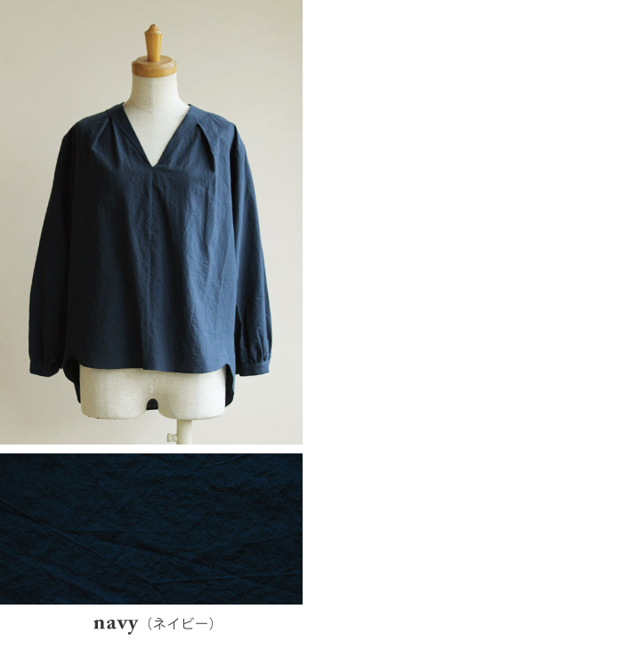 doux bleu タイプライターVネックブラウス