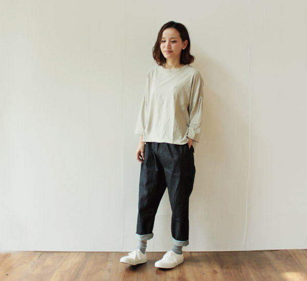 YARRAデニムサルエルパンツ全身