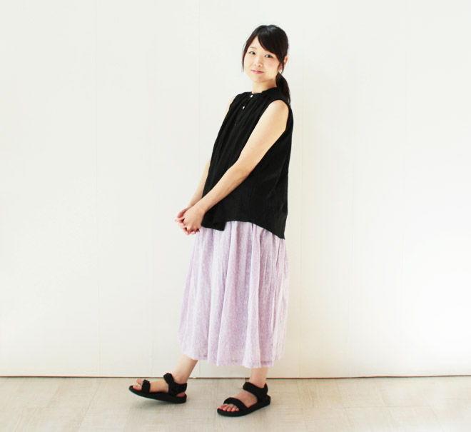 YARRAプリントギャザースカート 着用 全身